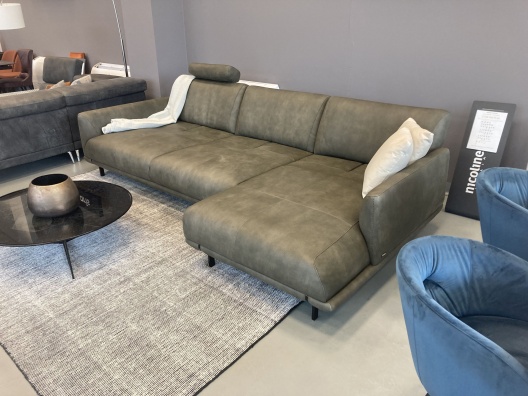 Assago sofa -showroom sample